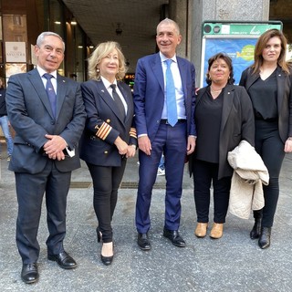 Costa a Genova insieme a Borchi e De Martini: "Proseguendo la campagna vaccinale potremmo avere un'estate senza restrizioni" (Video)