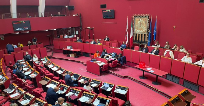 Bilancio, dopo quaranta ore c’è l’approvazione. Via libera a una manovra da 2,1 miliardi