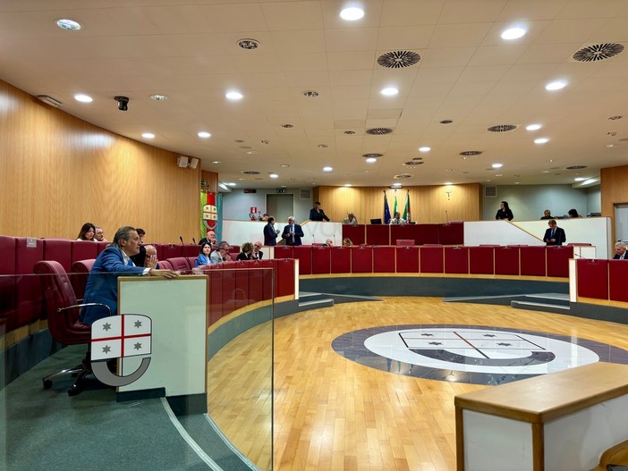 Opposizioni all’attacco sul trasporto pubblico regionale tra potenziamento della ferrovia e contratto con Trenitalia Opposizioni all’attacco sul trasporto pubblico regionale tra potenziamento della ferrovia e contratto con Trenitalia