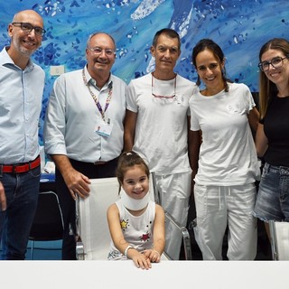 A cinque anni rischia la vita in un incidente: dopo tre mesi torna a camminare grazie alle cure del Gaslini