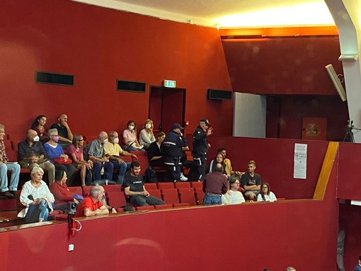 Tensione in commissione sulla funivia, cittadini criticano il progetto, interviene la municipale (Video) Tensione in commissione sulla funivia, cittadini criticano il progetto, interviene la municipale (Video)