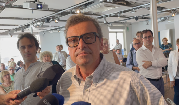 Calenda: "Forzare le dimissioni di Toti con misure cautelari è indegno" Calenda: "Forzare le dimissioni di Toti con misure cautelari è indegno"