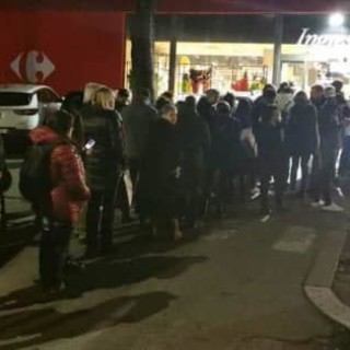 Emergenza coronavirus, Toti: "Non c'è alcun bisogno di assaltare i supermarket"