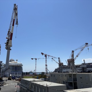 Fincantieri-Leonardo, commessa da 3,7 miliardi per i nuovi cacciatorpedinieri: “Opportunità per industria e occupazione” Fincantieri-Leonardo, commessa da 3,7 miliardi per i nuovi cacciatorpedinieri: “Opportunità per industria e occupazione”