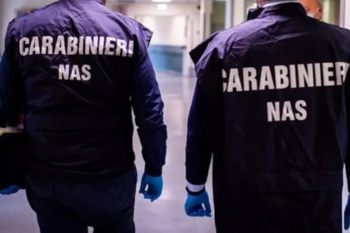 Cucine da incubo e cibo avariato: i controlli dei NAS svuotano i ristoranti di Genova