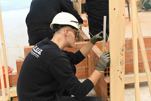 Formazione gratuita e lavoro nell’edilizia: E.S.S.E.G. lancia il corso per muratori “RiGenerazioni” Formazione gratuita e lavoro nell’edilizia: E.S.S.E.G. lancia il corso per muratori “RiGenerazioni”