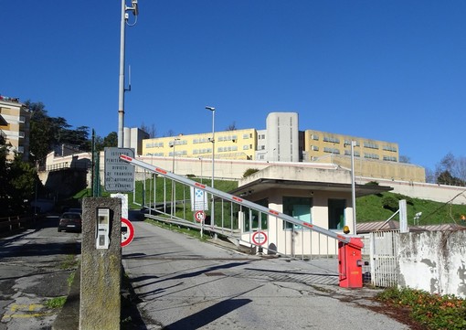 Pontedecimo, un'altra bimba in carcere con la mamma in attesa di una struttura adeguata. Si mobilita la Penitenziaria Pontedecimo, un'altra bimba in carcere con la mamma in attesa di una struttura adeguata. Si mobilita la Penitenziaria
