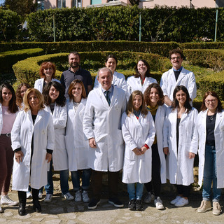 Nella foto in copertina il team del Gaslini. Sotto il team dell'ospedale Galliera Nella foto in copertina il team del Gaslini. Sotto il team dell'ospedale Galliera