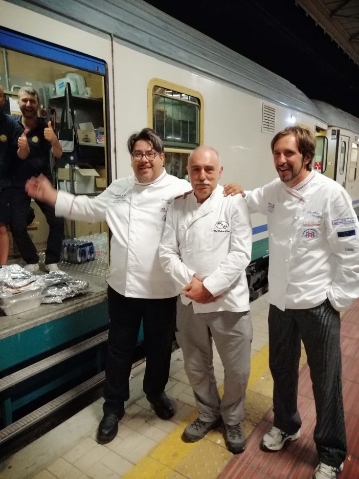 Gli chef liguri donano la colazione al &quot;Treno Bianco&quot; per Lourdes (FOTO)