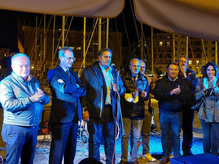 Débâcle centrodestra a Savona, Toti ne ha per tutti. Specialmente per gli alleati: "Rincorrere i terrapiattisti per le piazze ha disorientato l'elettorato"