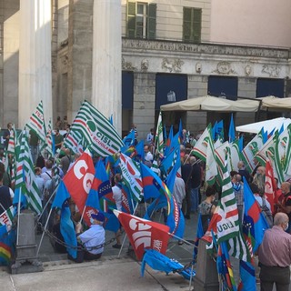 Sindacati Filcams Cgil Fisascat Cisl Uiltucs Uil "rispettare i protocolli sulla sicurezza su lavoro"
