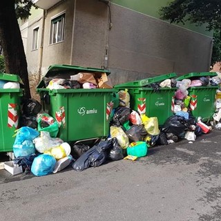Parte da Pegli la rivoluzione di Amiu nella raccolta dei rifiuti: meno cassonetti dell’indifferenziata, porta a porta per i negozi