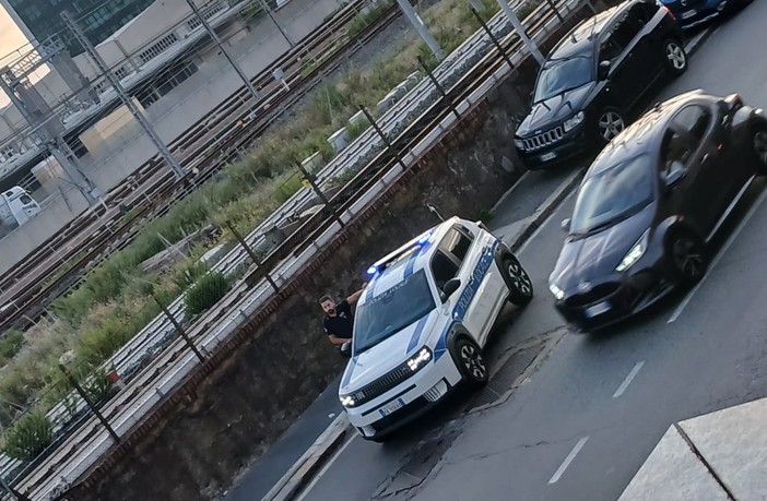La Polizia Locale più volte intervenuta per la questione dei chiusini difettosi La Polizia Locale più volte intervenuta per la questione dei chiusini difettosi