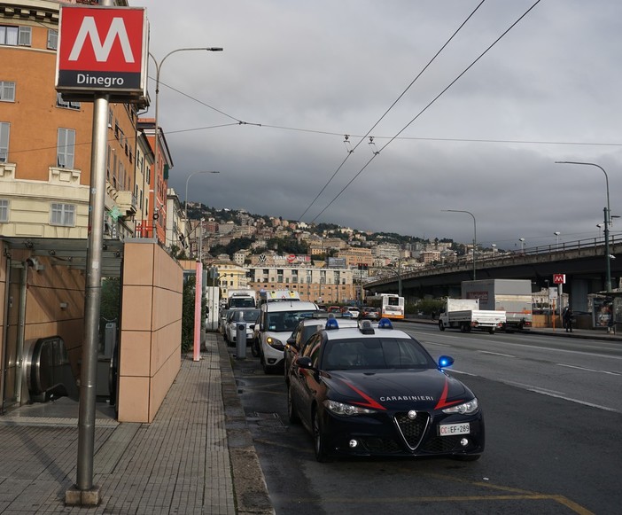 Furti sulle auto nel parcheggio di Dinegro, c'è un arresto: fermato nella notte un diciassettenne Furti sulle auto nel parcheggio di Dinegro, c'è un arresto: fermato nella notte un diciassettenne