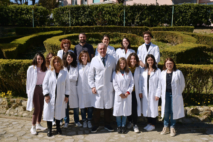 Nella foto in copertina il team del Gaslini. Sotto il team dell'ospedale Galliera Nella foto in copertina il team del Gaslini. Sotto il team dell'ospedale Galliera