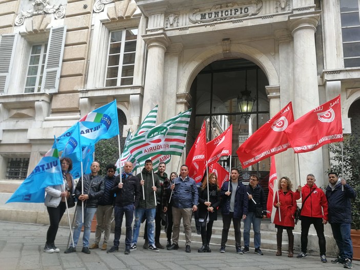 Continua la protesta dei sedici carrellisti dei treni Intercity licenziati lo scorso gennaio (Video)