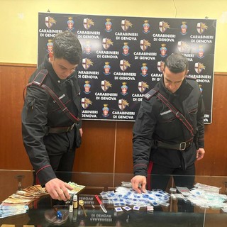 Marassi, sorpreso a consumare droga in strada: arrestato 21enne con la "cocaina rosa"