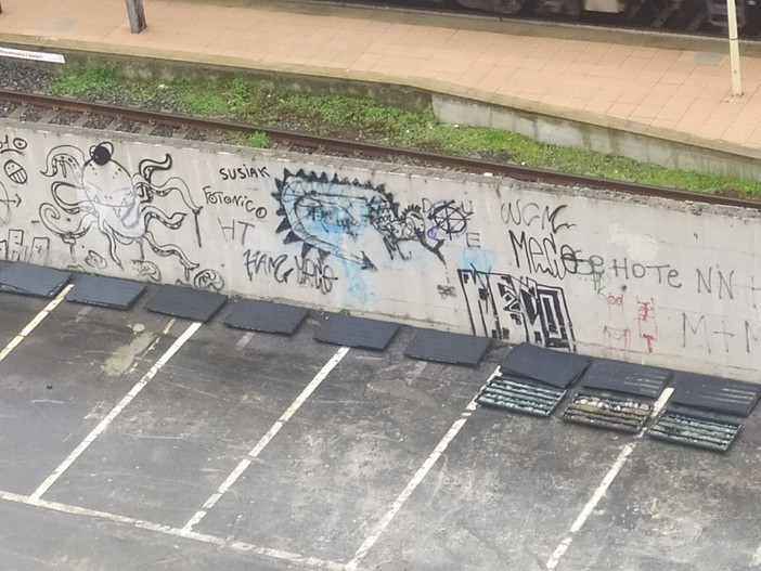 Pegli, torna a calare il silenzio sull’area di parcheggio dietro alla stazione