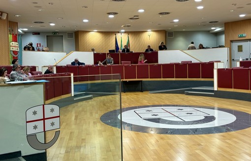 Toti e il nodo dimissioni, si apre una settimana decisiva per il centrodestra ligure: occhi puntati al futuro e non più ad Ameglia Toti e il nodo dimissioni, si apre una settimana decisiva per il centrodestra ligure: occhi puntati al futuro e non più ad Ameglia