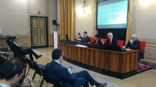 Genova, criptovalute e monete complementari corteggiano imprese e cooperative Genova, criptovalute e monete complementari corteggiano imprese e cooperative
