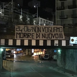 Demolizione Morandi, a Certosa compare striscione: &quot;Non vogliamo morire di nuovo&quot;