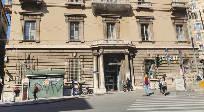 Allarme bomba al liceo Vittorio Emanuele-Ruffini, trovato acido picrico durante alcuni lavori: scuola evacuata