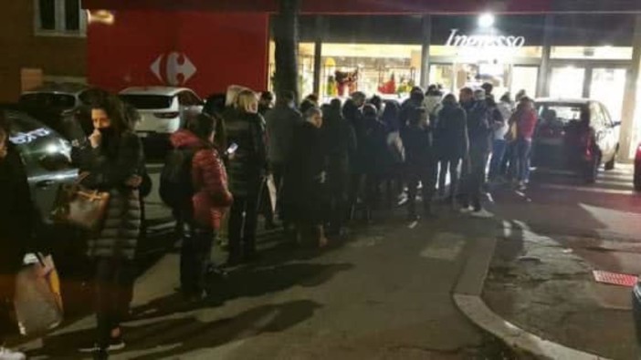 Emergenza coronavirus, Toti: "Non c'è alcun bisogno di assaltare i supermarket" Emergenza coronavirus, Toti: "Non c'è alcun bisogno di assaltare i supermarket"