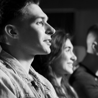 Teatro e giovani, torna "Curiosare il GET": fino a 500 euro di premio per i migliori critici under 30