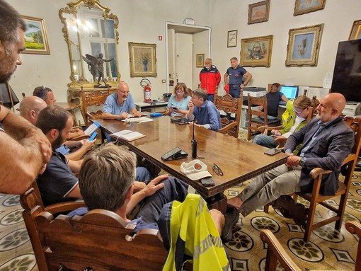 Maltempo, il sindaco di Lavagna Mangiante: &quot;Non uscite di casa se non è necessario&quot; (video)