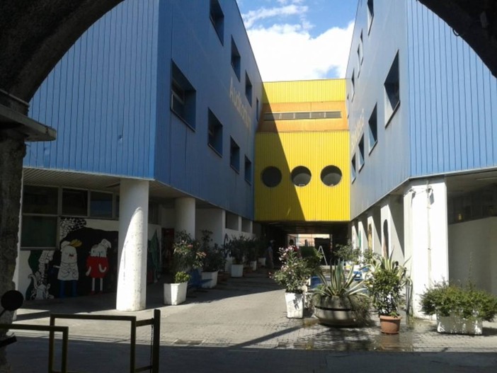 Buio e luce, periferie e margini nella mostra 'Randagi', personale di Carlo Pitera' che inaugura oggi ai Voltini del Centro Civico Buranello