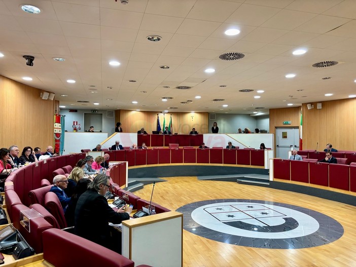 Mozione di sfiducia a Toti, in consiglio regionale le sue parole in una lettera: “Odiate i progetti in quanto unità di misura della vostra incapacità”