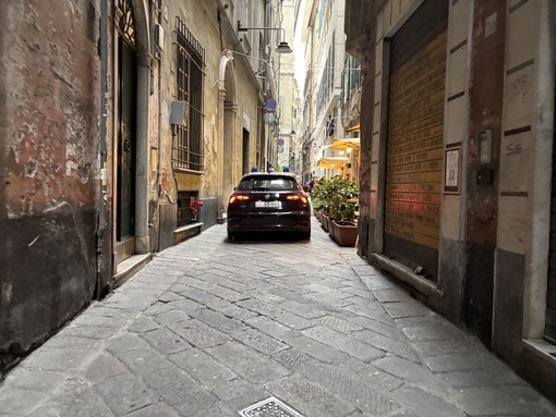 Centro storico, controllo dei carabinieri nell’abitazione di un 21enne ai domiciliari: scoperti 27 grammi di eroina