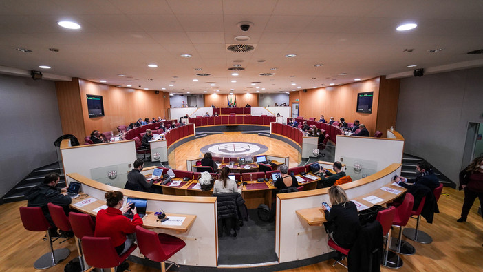 Il consiglio regionale torna a riunirsi con 32 punti all’ordine del giorno e un elefante nella stanza Il consiglio regionale torna a riunirsi con 32 punti all’ordine del giorno e un elefante nella stanza