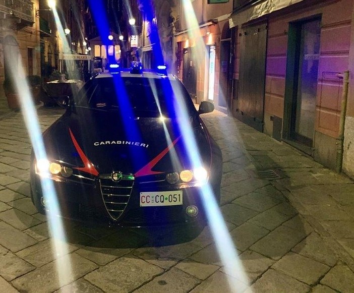 Sestri Levante, notte brava finisce a sangue: tre arrestati per rissa in un locale Sestri Levante, notte brava finisce a sangue: tre arrestati per rissa in un locale