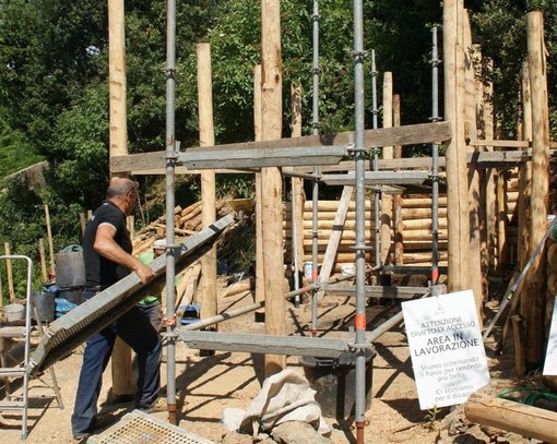 Pegli, quasi completato il restauro della Capanna svizzera di Villa Pallavicini (FOTO)