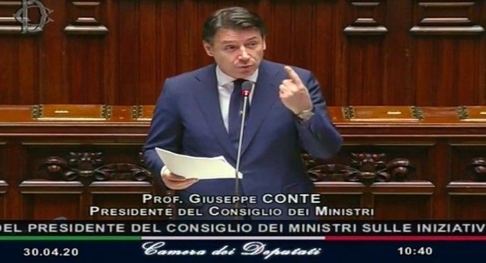 Il premier Conte alla Camera: "Le misure meno restrittive non sono possibili e sono illegittime. Il Governo deve tutelare la salute dei cittadini"