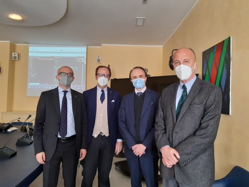 Prima Giornata nazionale dell'oftalmologia: la maculopatia di previene in farmacia grazie a un dispositivo di teleconsulto