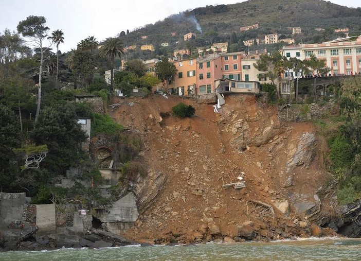 Nervi, il Comune pronto a investire 550 mila euro per la messa in sicurezza del litorale della frana di Capolungo