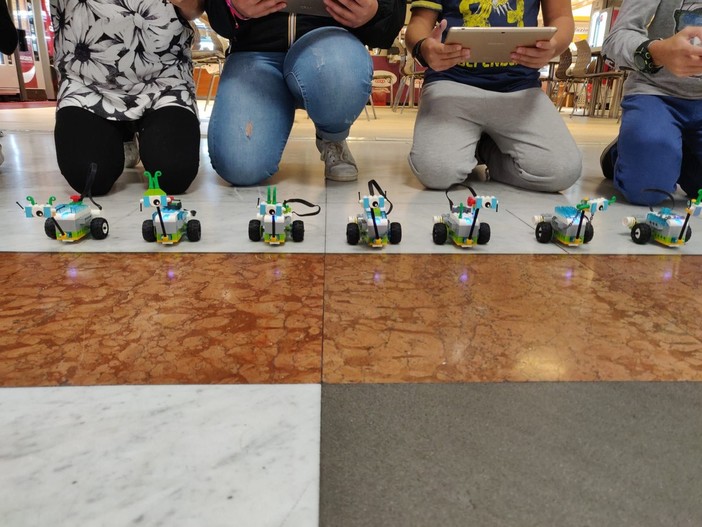 Chiavari: riprendono i corsi di robotica di Wylab Chiavari: riprendono i corsi di robotica di Wylab