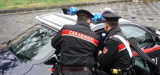 Rapporti sessuali con studentesse minorenni, ex professore di un liceo genovese finisce in carcere