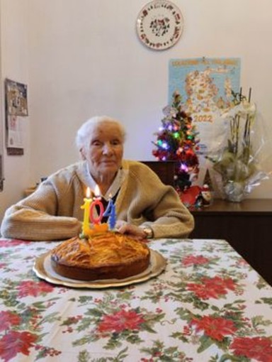 Rapallo in festa per i 104 anni di nonna Corona