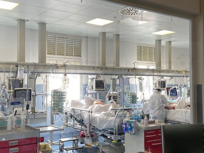 Coronavirus: cresce il tasso di positività in Liguria, oggi oltre il 17%. In salita anche i ricoverati Coronavirus: cresce il tasso di positività in Liguria, oggi oltre il 17%. In salita anche i ricoverati