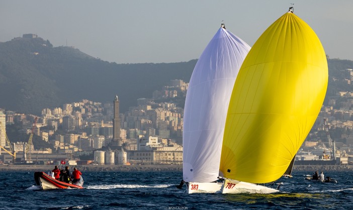 Campionato Europeo Melges 24, giro di boa nelle acque di Genova