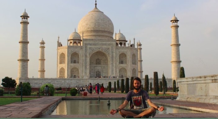 "12 miles to happiness", la felicità nel giro del mondo di Claudio Pelizzeni