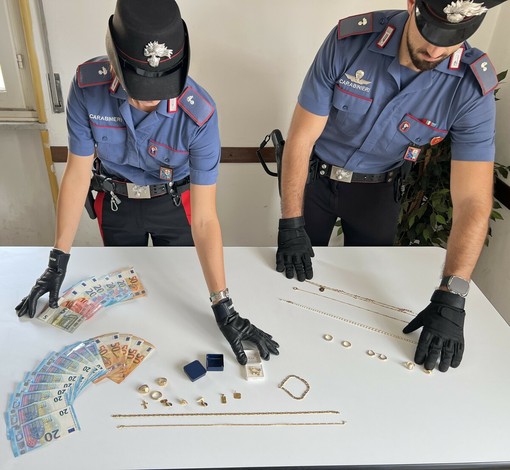 Rapallo, finto maresciallo e finti controlli: truffano due anziani ma i Carabinieri li incastrano Rapallo, finto maresciallo e finti controlli: truffano due anziani ma i Carabinieri li incastrano