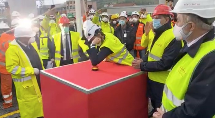 Ponte per Genova, Conte: "Genova non sarà lasciata sola" Ponte per Genova, Conte: "Genova non sarà lasciata sola"