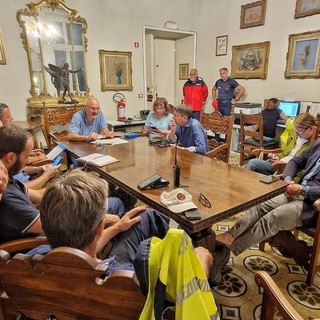 Maltempo, il sindaco di Lavagna Mangiante: "Non uscite di casa se non è necessario" (video)