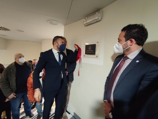 Regione, scoperta la targa con l'intitolazione dell'aula consiliare a Sandro Pertini (FOTO)