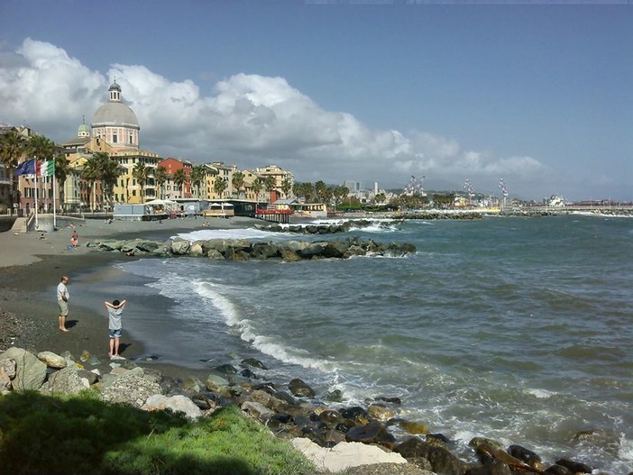 Pegli, domenica ecologica con la pulizia di spiagge e fondali Pegli, domenica ecologica con la pulizia di spiagge e fondali