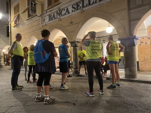 Muoversi e mangiare bene: compie cinque anni il progetto ‘Corri, mangia, ama’ Muoversi e mangiare bene: compie cinque anni il progetto ‘Corri, mangia, ama’